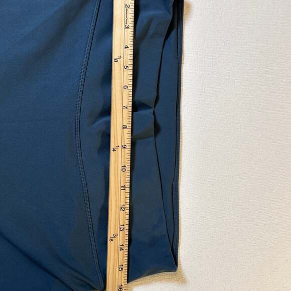 Fabletics women’s XL Motion365 High Waisted Performance Leggings Tropical Teal - Picture 8 of 11